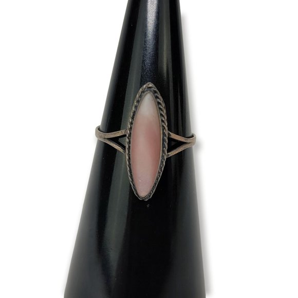 Vintage Pink Opal 925 Silver Oval Ring - Picture 2 of 11